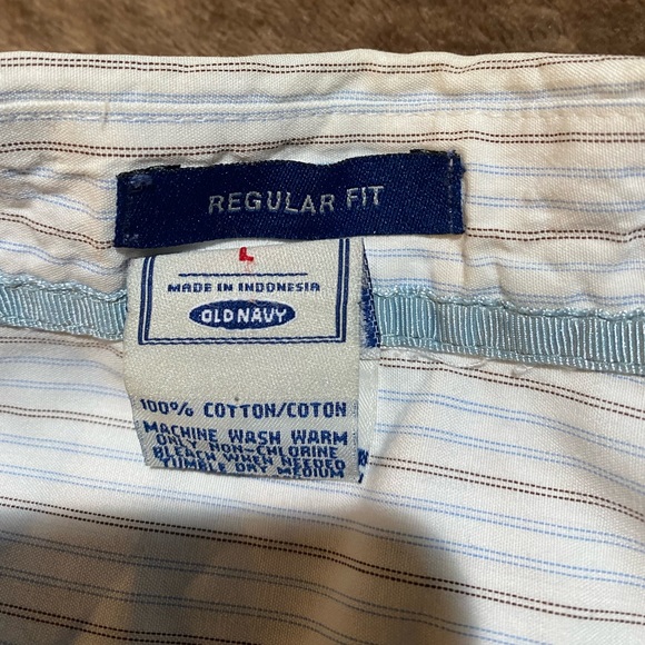 Old navy • button up shirt • large • regular fit - Picture 3 of 4